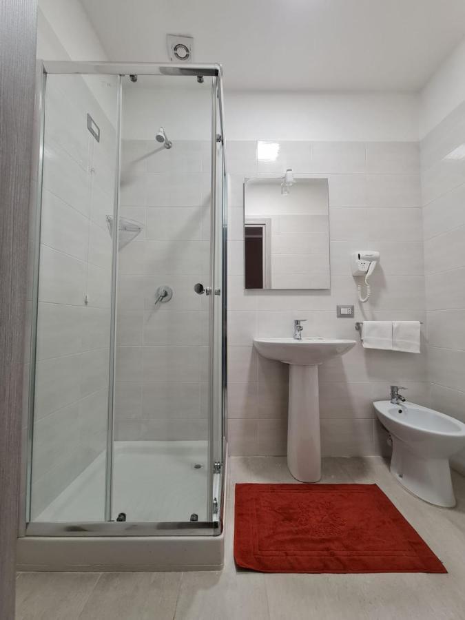 Hotel City 20 Milánó Kültér fotó