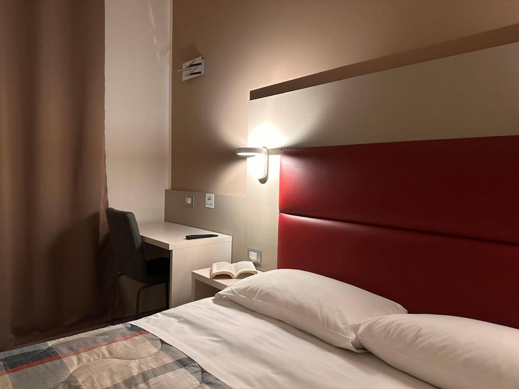 Hotel City 20 Milánó Kültér fotó